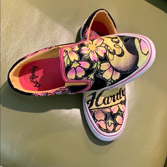 slip-on shoes.Yellow and hot pink canvas upper - Picture 2 of 8